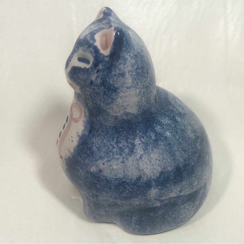 MA Hadley Vintage American Pottery 4.5” Cat Figurine with Bow - Picture 2 of 7